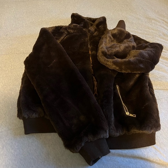 Faux fur bomber jacket - Picture 3 of 4